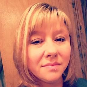 Meet your Posher, Dee dee